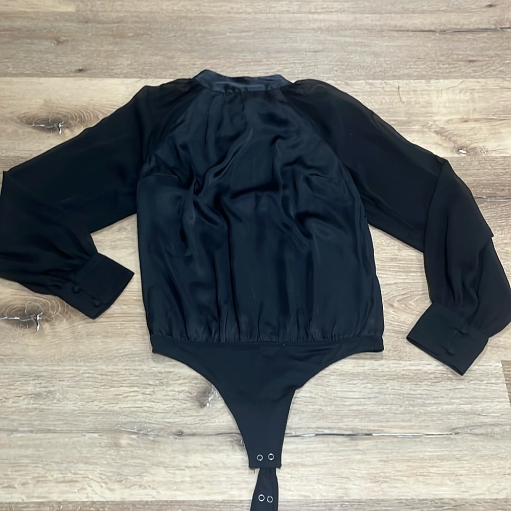 NWT Abercrombie & Fitch women’s bodysuit. Size XS.